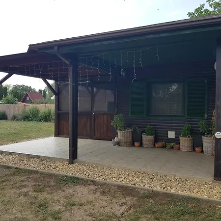 Zoeldportal Vendeghaz Tiszanana -dinnyeshat Apartmán *